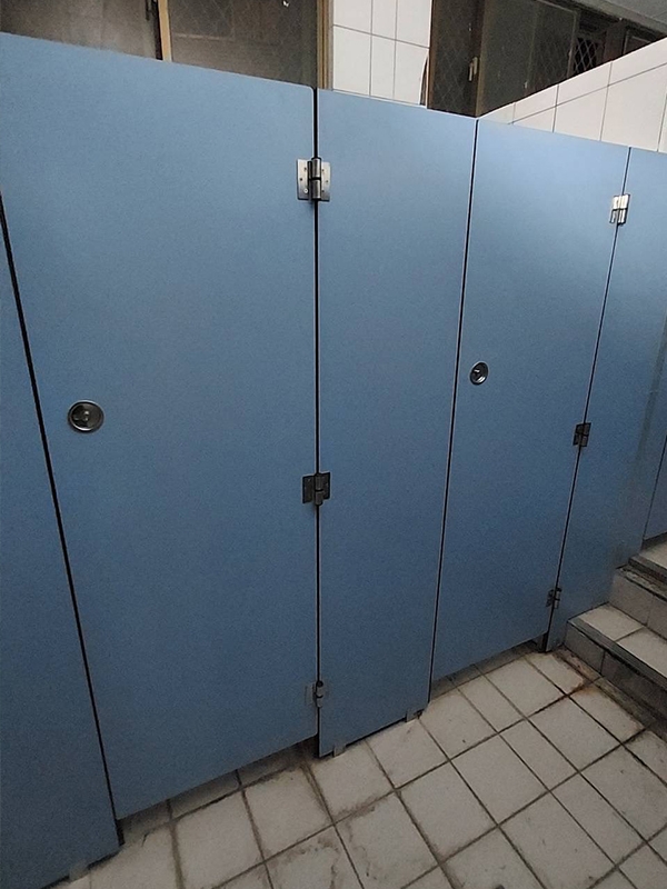 廁所隔間