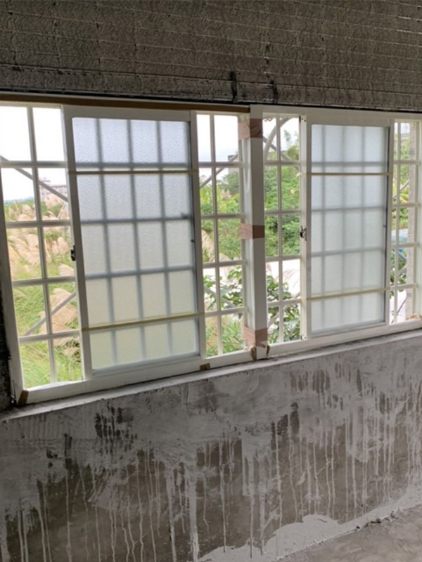 鋼網牆面 鋁窗 的施工