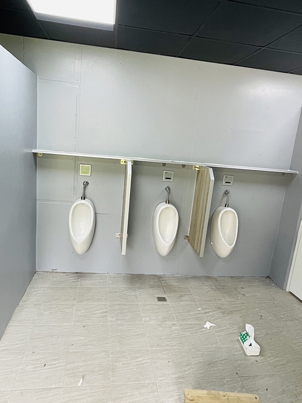 男生廁所 尿斗隔屏+置物板